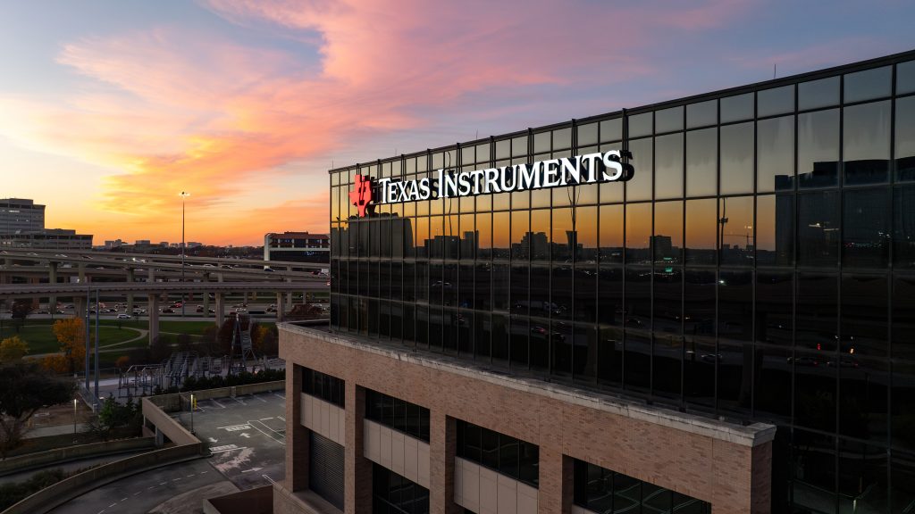 Texas Instruments Projects Weak Q4 Outlook Amid Tariff Uncertainty and Sluggish Chip Recovery